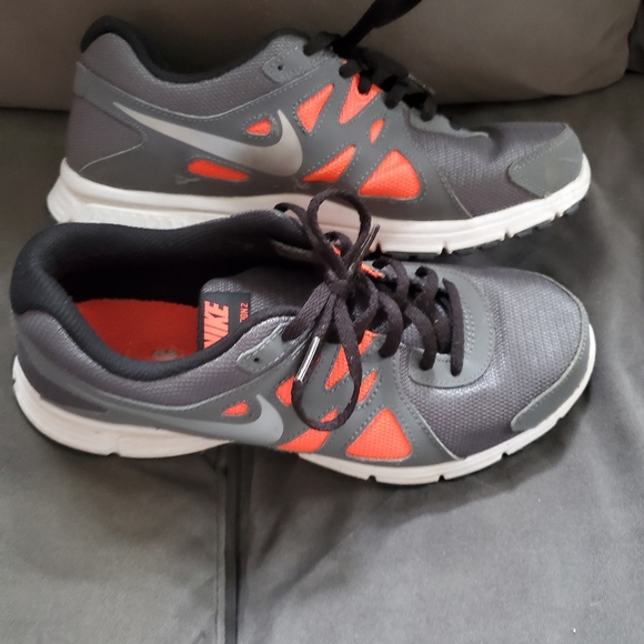 Nike (6Y) Revolution 2 sneakers - Picture 2 of 5